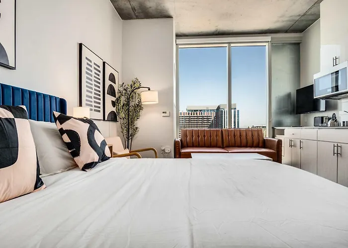Boulevard Highrise Stu Sky Pool Parking Gym 21 Apartment